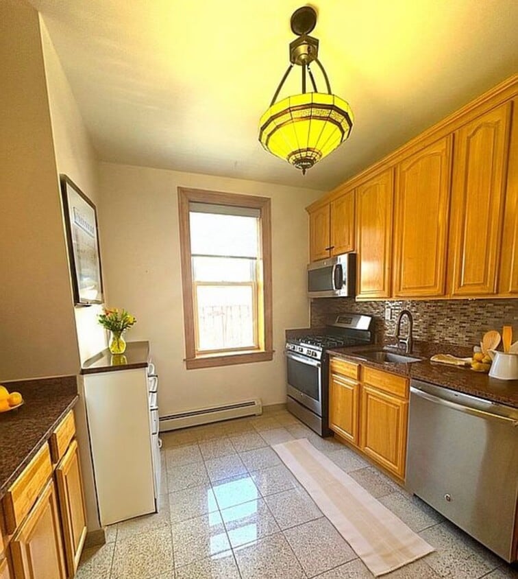 Building Photo - 4210 23rd Ave