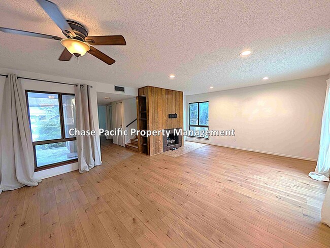 Foto del edificio - 7452 Fay Ave