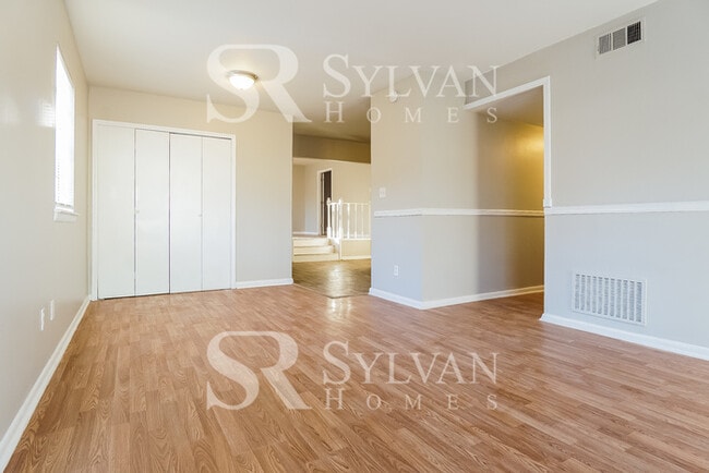 Foto del edificio - This adorable 4 bedroom, 2 bathroom home