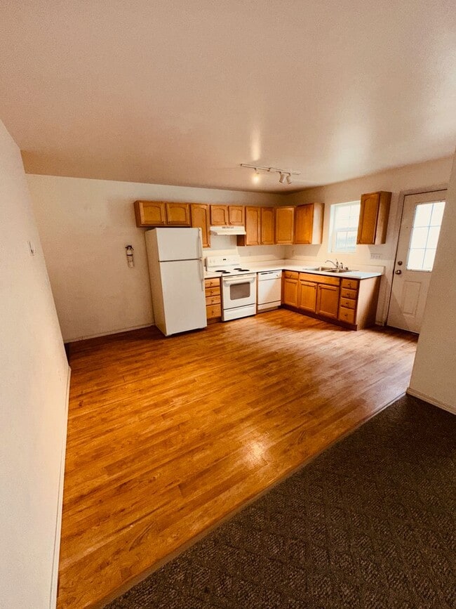 Building Photo - 2751 S Donovan Dr