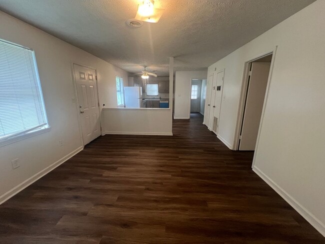Building Photo - Two bedroom duplex on Eastside