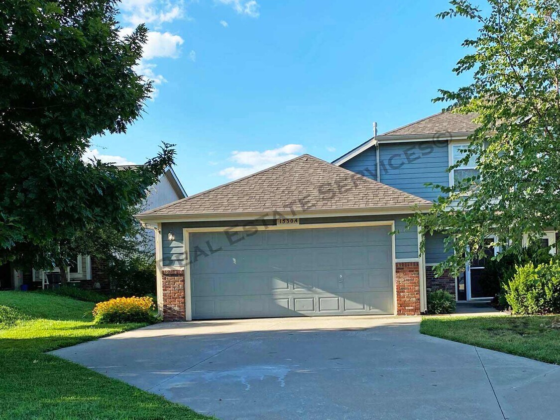 Primary Photo - 1530 Legend Trail Dr
