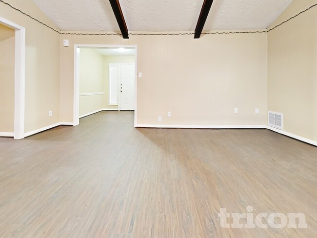 Building Photo - 16311 Green Shade Dr