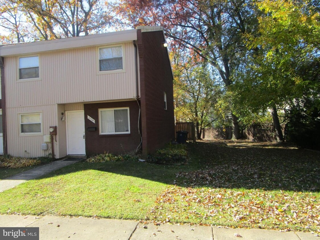 8734 Brae Brooke Dr, Lanham, MD 20706 Townhouse for Rent in Lanham
