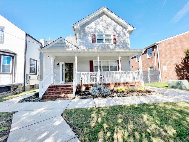 W Queen St. #224 - W Queen St. #224 Apartment