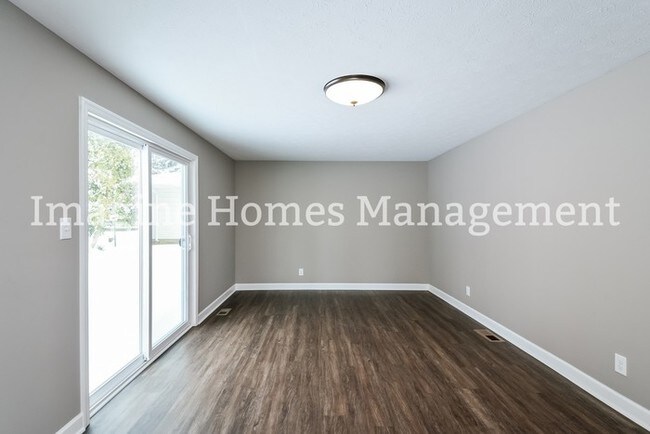 Building Photo - Newly Remodeled 4 Bedroom 2.5 Bath in Solon