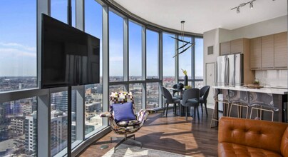 Building Photo - 902 W Madison St