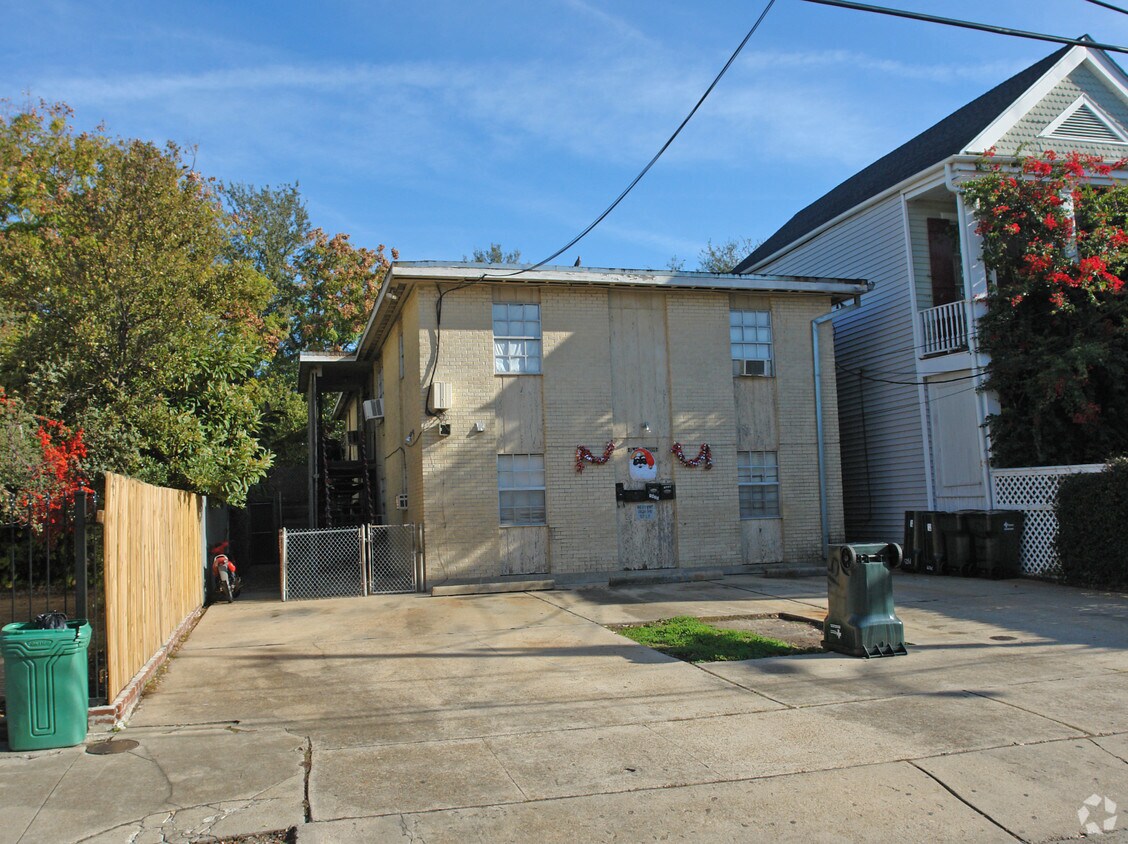 Primary Photo - 1425 Terpsichore St