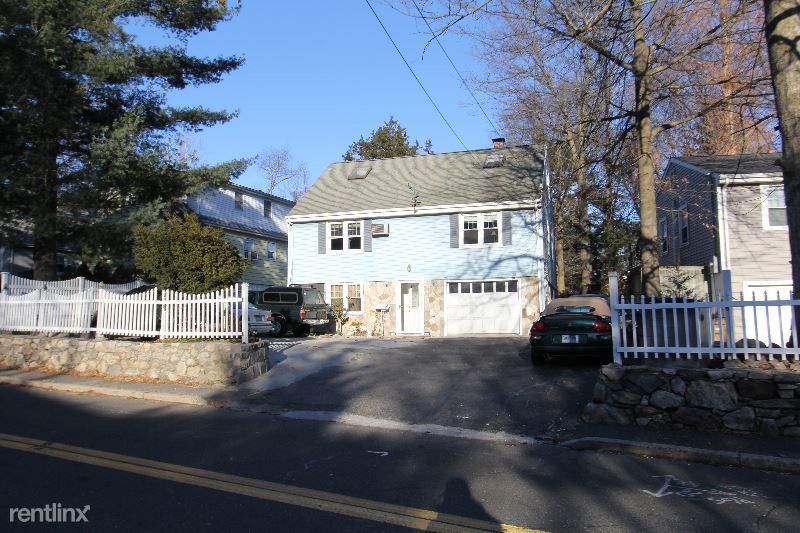 Foto principal - 21 Pepper Ridge Rd