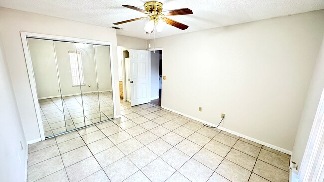 Building Photo - 662 Lynbrook St NW