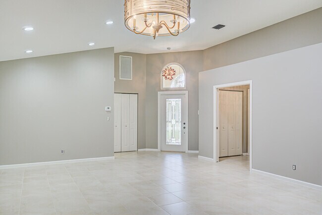 Foto del edificio - 7774 Stirling Bridge Blvd S