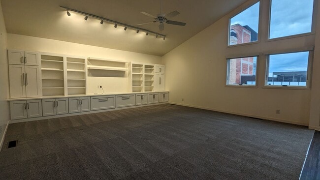 Building Photo - 1710 Wyandotte St