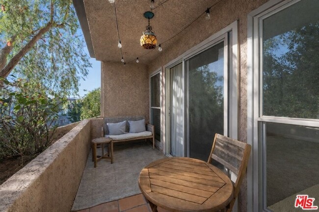 Foto del edificio - 5651 Windsor Way