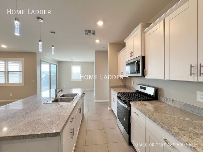 Foto del edificio - 41645 W Driftwood Ln