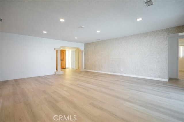 Foto del edificio - 11801 Rexford Rd