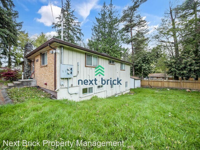 Building Photo - 4 br, 2 bath House - 16623 Benson Rd S Bot...