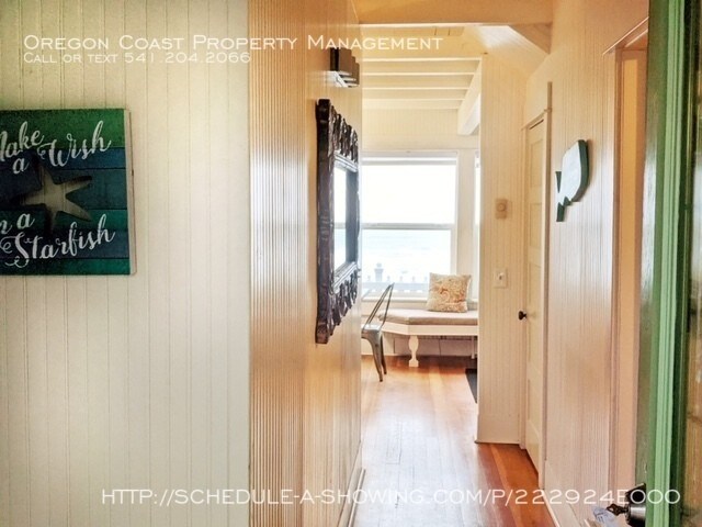Foto del edificio - Ocean Front Furnished 4 Bedroom House!