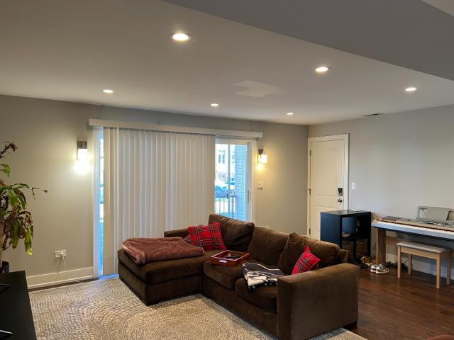 Building Photo - 3 bedroom in CHICAGO IL 60641