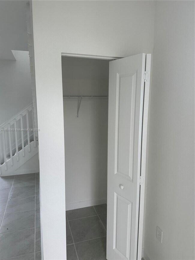 Foto del edificio - 2645 SE 24 Ct