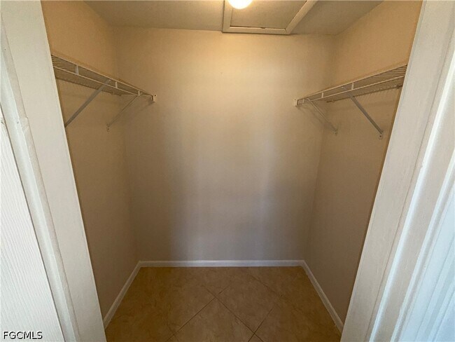 Foto del edificio - 1101 Leeland Heights Blvd E