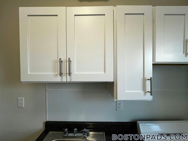 Building Photo - 1185 Boylston St