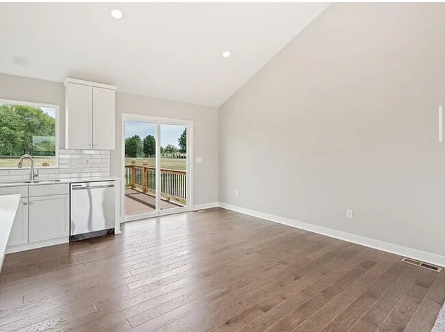 Foto del edificio - 3545 Corbin Dr