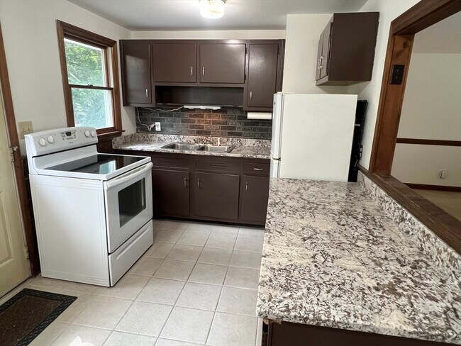 Foto del edificio - 12 Saran Ave