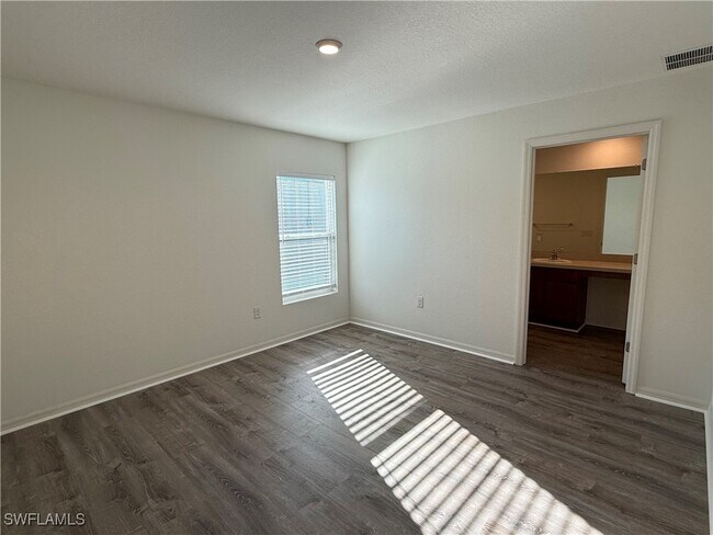 Foto del edificio - 1139 NW 16th Terrace