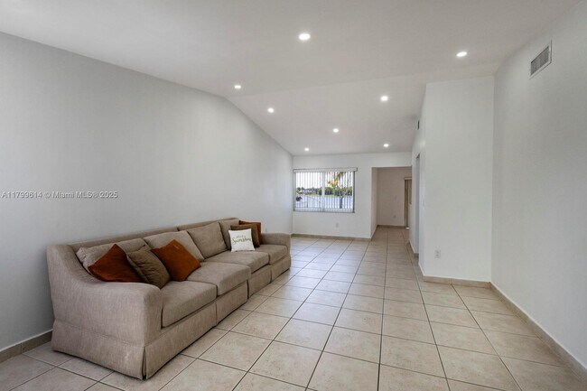 Foto del edificio - 14343 SW 45th Terrace