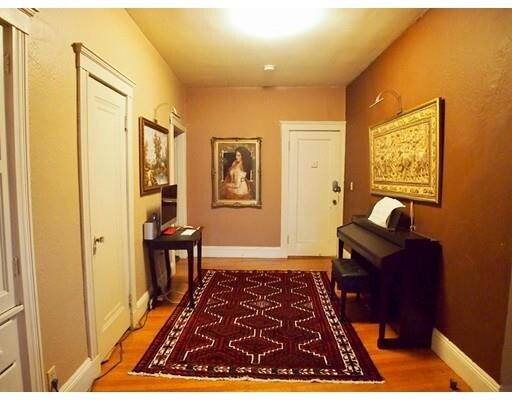 Primary Photo - 99 Perry St