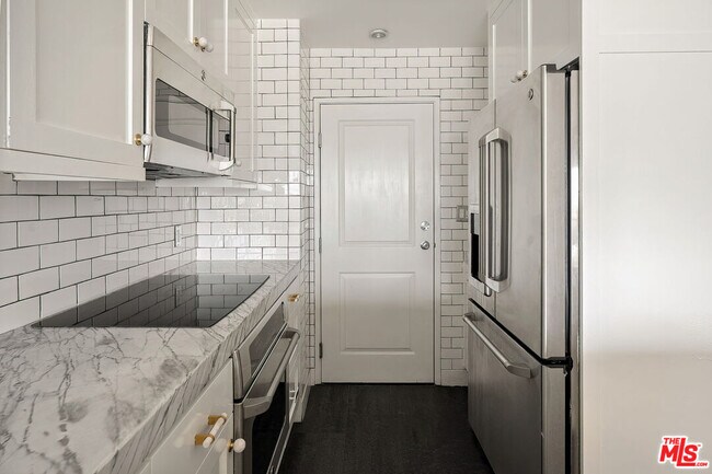 Foto del edificio - 1155 N La Cienega Blvd