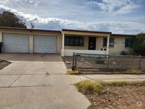 Building Photo - 6816 E Nelson Dr