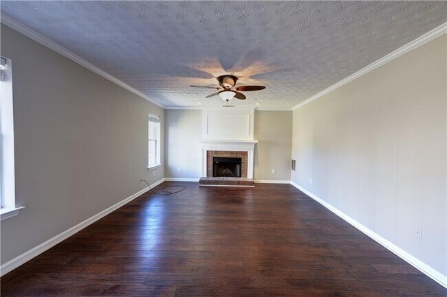 Foto del edificio - 1135 Laurel Cove Dr