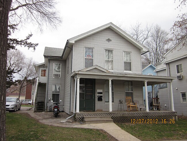 Foto del edificio - 108 N Johnson St