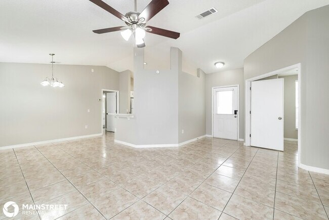 Foto del edificio - 15513 Greater Groves Blvd