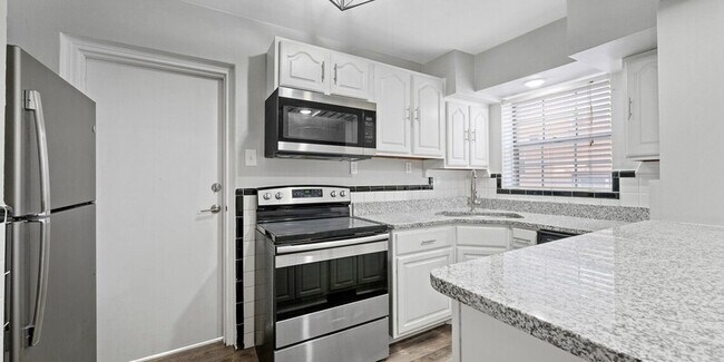 Foto del edificio - 5836 Sunshine Dr