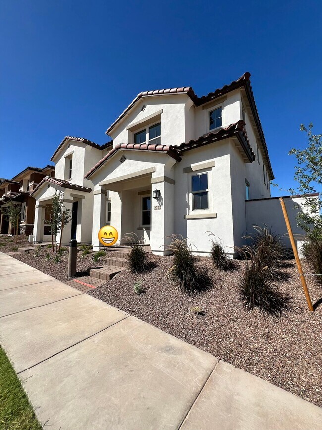 Building Photo - 2773 Claire Dr