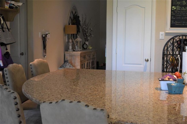 Foto del edificio - 3044 Monticello Pines Ln