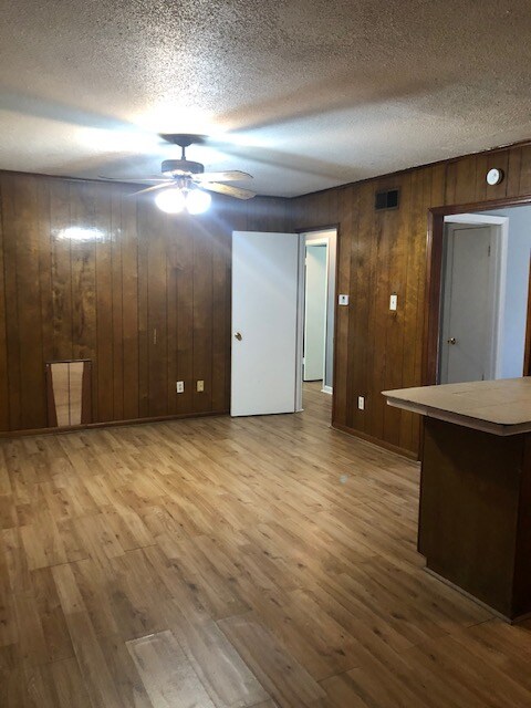 Building Photo - 3243 Benjestown Rd
