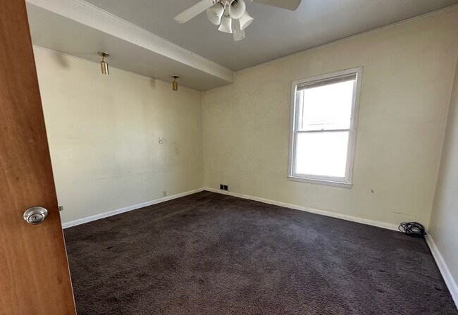 Foto del edificio - 1844 Taylor Ave