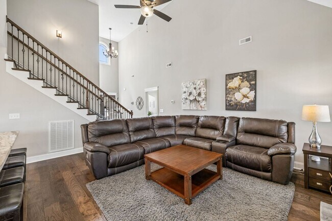 Building Photo - 8325 Turnbull Dr