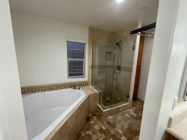 Foto del edificio - 8742 Walker St