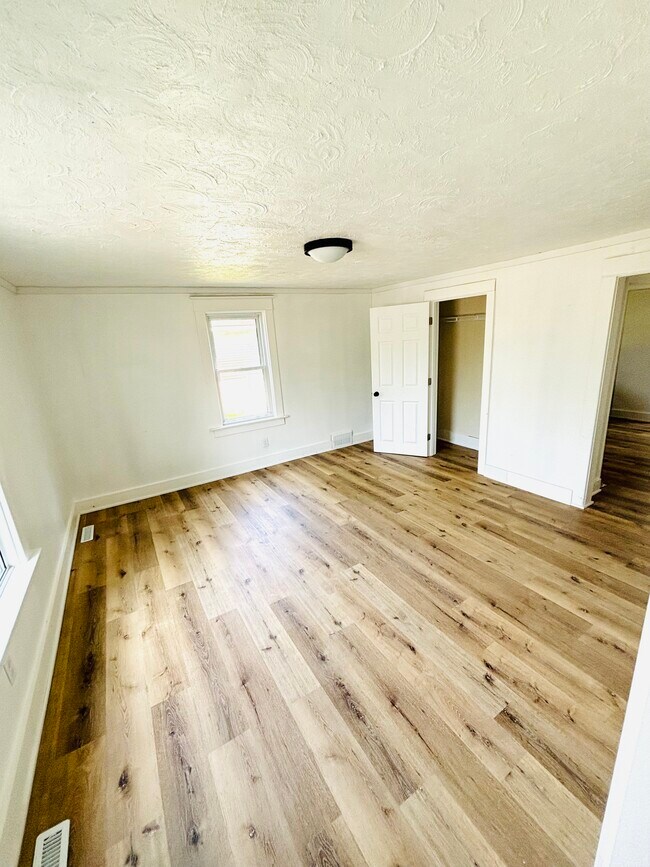 Foto del edificio - 1170 Stoughton Ave