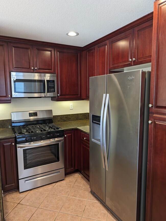 Building Photo - 28443 Casselman Ln