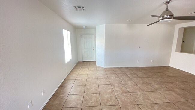 Building Photo - Cozy 3 bedroom home in Surprise!