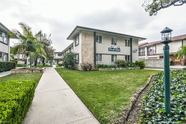 Building Photo - 2 br, 1 bath Apartment - Palms Apartments 5