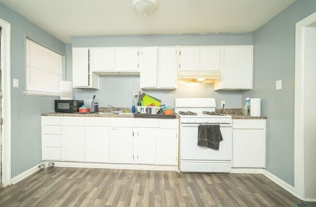 Foto del edificio - 106 S Davis St