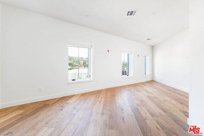 Foto del edificio - 3387 Eagle Rock Blvd