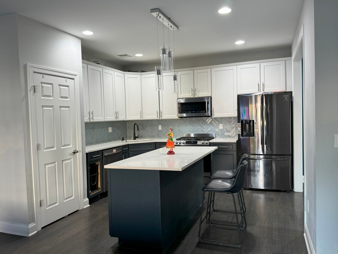 kitchen - 144 Harding Ave