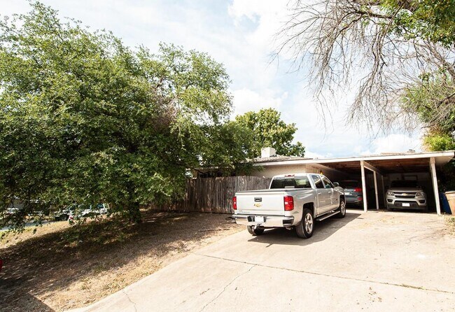 Foto del edificio - 7303 Grand Canyon Dr